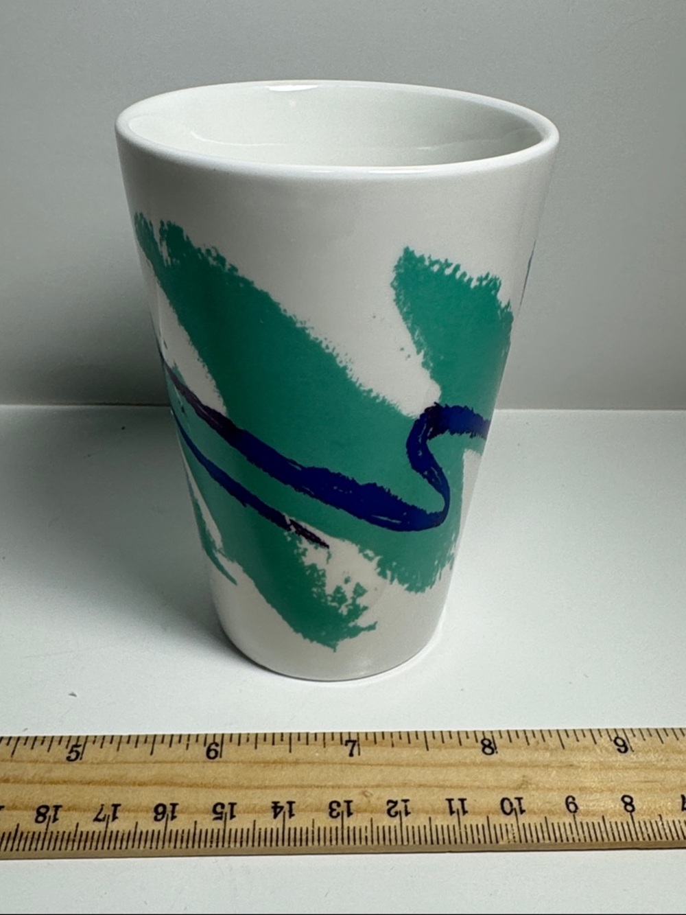Iconic 1990s "Jazz" pattern small glass. Perfect for next to the sink!